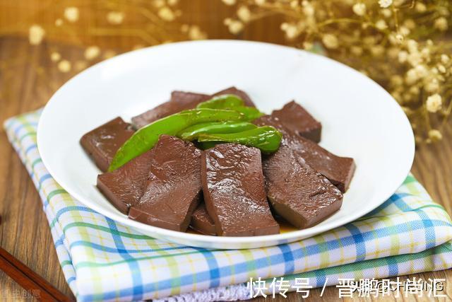 营养|爆炒鸭血，香辣入味，营养丰富好吸收，口感软嫩超下饭，一点不腥