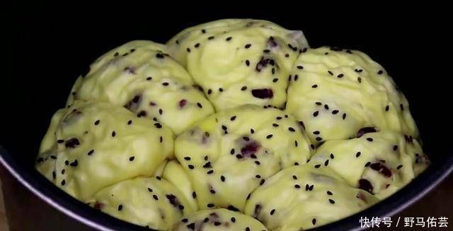 1斤面粉6个鸡蛋,不煎不炸,教你懒人面包做法,出锅简直不要太香