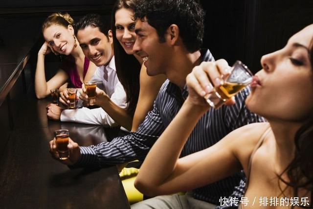 肠道|长期便秘很难受,戒掉两种习惯,少吃三种肉,肠道会感谢你