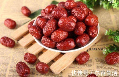 蜜饯|红枣生吃好,还是泡水好多数人搞错,难怪怎么吃没效果