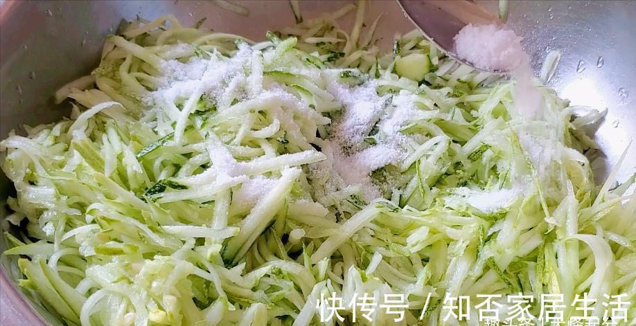 饺子|立秋以后,我家就爱吃黄瓜馅饺子,比韭菜白菜还鲜美,好吃长不胖