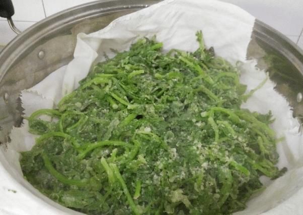 茼蒿|失眠要常吃这菜,它是天然“安眠药”,三天两头吃一次,睡得香