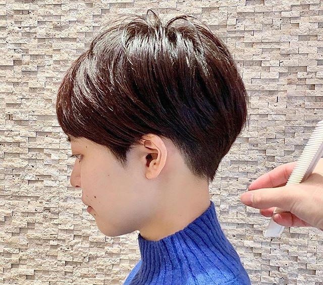 利落 女人过了40岁发型这样剪,时尚利落又洋气,显小10岁都不止