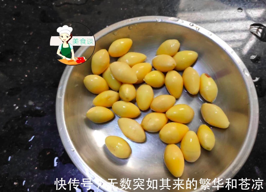 银耳和两样食材一起煮，每天吃一碗，清甜润燥特养人，现在正当季