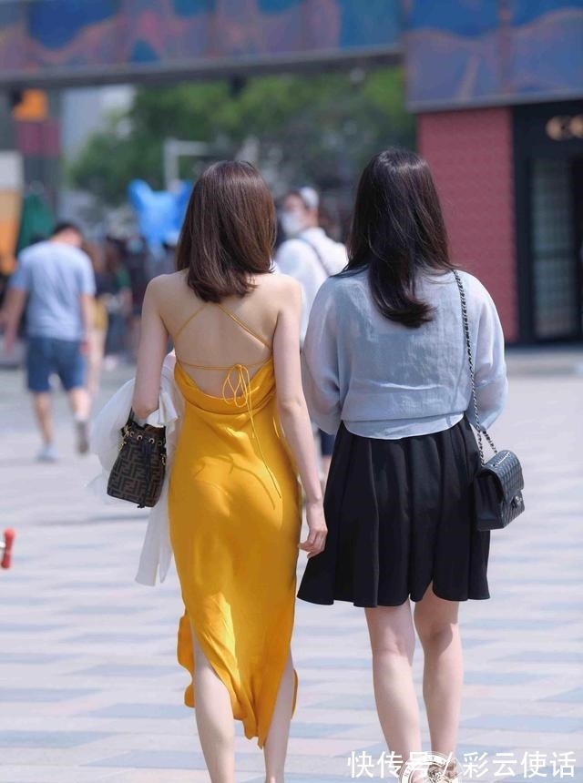 装扮 时尚好看的连衣裙装扮显得古韵别致,气质十分出众,简单大气!