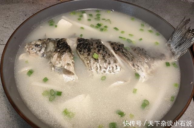 做鲫鱼汤,最忌讳加“它”,搞错的人不不少,难怪汤不够鲜