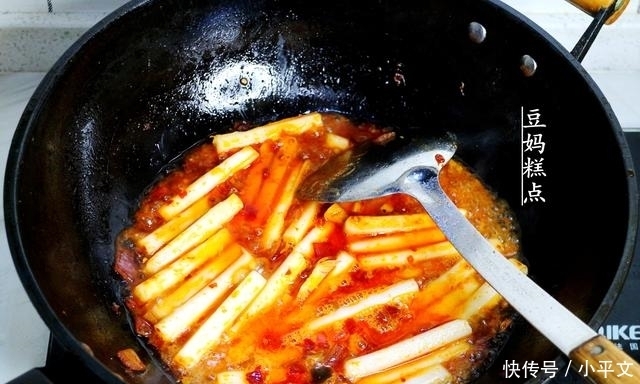 鲜香|蛤蜊炒年糕的做法,不到10分钟就上桌,软糯鲜香,下饭一绝