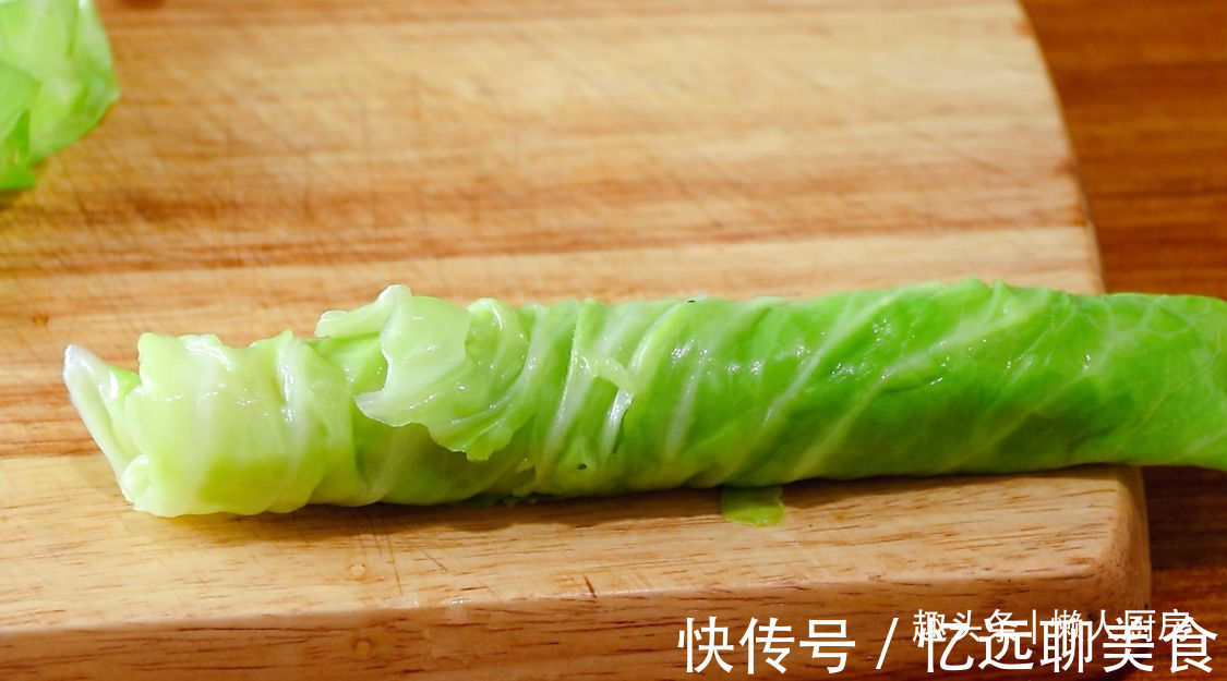 小段|夏天我家就爱这样吃包菜，1.5元一个包菜，人人都吃得起