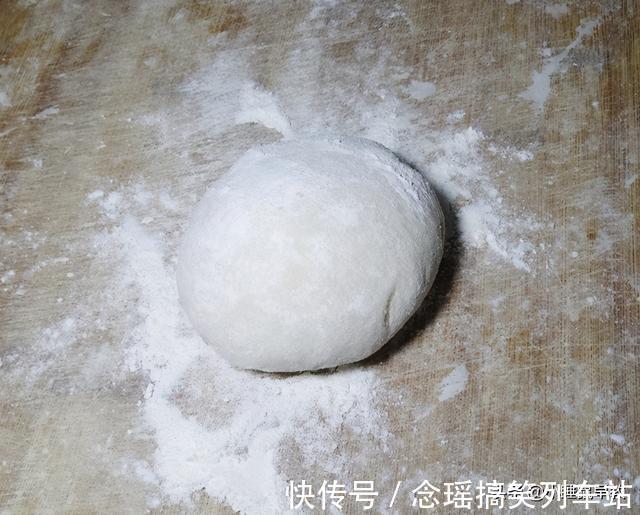 口感|家常手擀面好吃有窍门,多加一把豆面,面香浓郁,口感劲道又爽滑