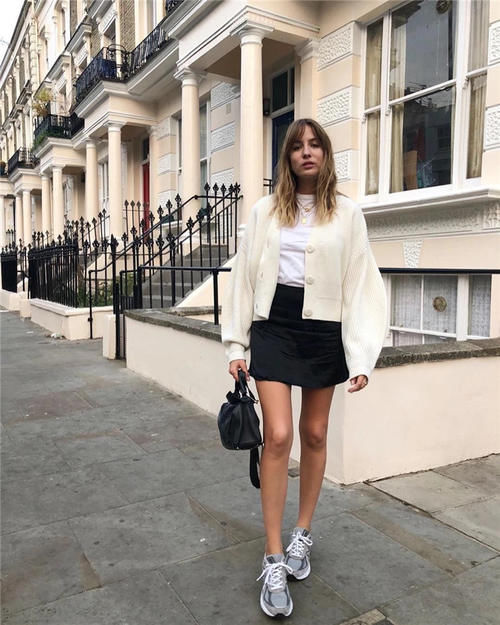 短款针织开衫怎么穿？学学这些潮人们的穿法，特时髦