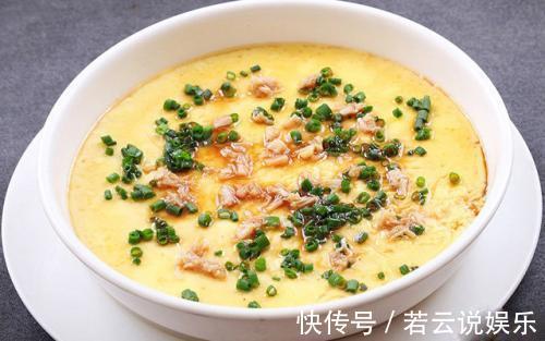 蒸鸡蛋时，千万别加水就蒸！这个诀窍，鸡蛋比豆腐脑还要嫩！