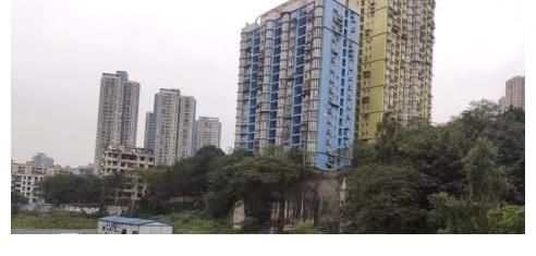 土地使用权|重庆两家老房企资金断裂，两块主城核心土地打7折，8折抛售