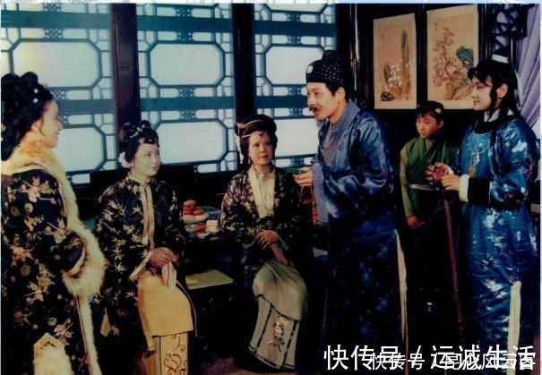 衣裳|秦可卿卧病期间,为何每天换四五遍衣裳?曹雪芹:重点不在换衣裳