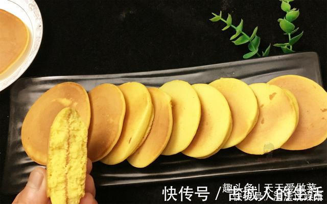 电饼铛|两个鸡蛋,一杯玉米粉,教你做香甜松软玉米饼,孩子们抢着吃