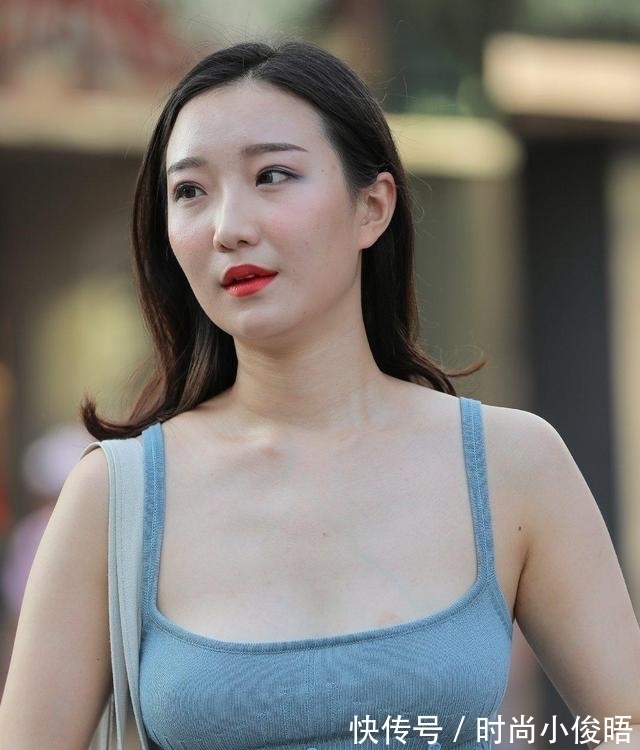 洋气 显身材的针织裙成了热门话题,穿在身上显时髦还能洋气也修身