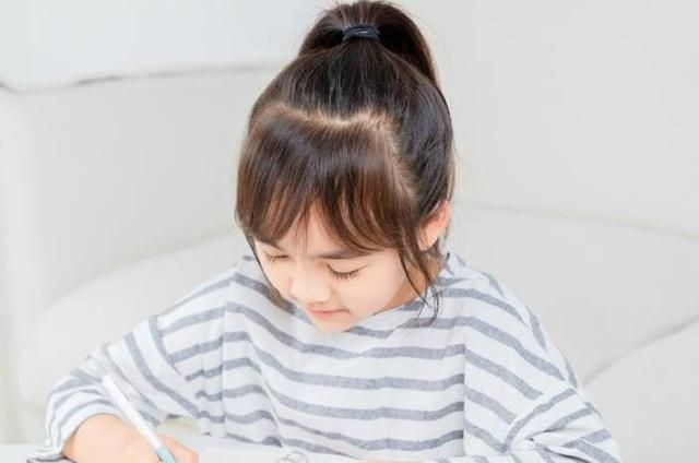 女儿|家里要是有女儿,这4件事一定要让她知道,而且越早越好!