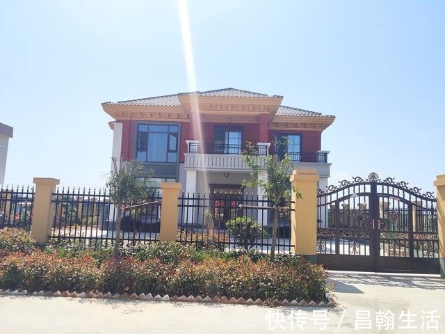 实景图|喜报喜报,刚刚完工的别墅实景图来啦,老板都给施工队加薪水