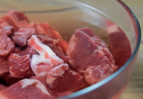 滋补|炖牛肉，方法很重要！教你4个小妙招，牛肉快速炖烂，鲜嫩又入味