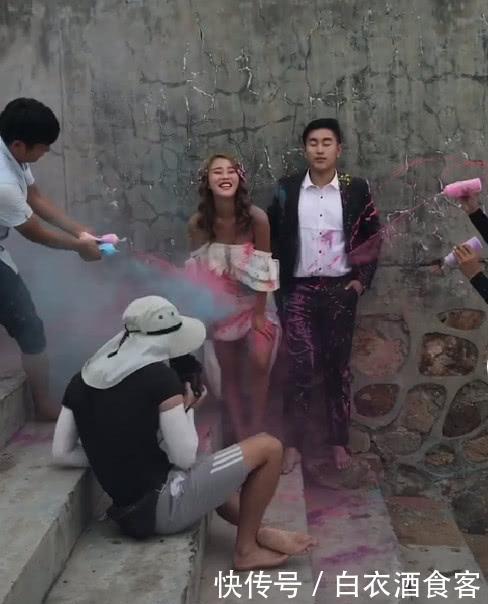 新郎|新婚夫妻拍婚纱照被恶搞，新郎一脸不屑，成片出来后，效果惊人！