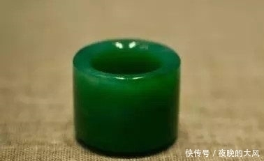 制成的扳指|玉扳指的前世今生,为何它最能体现男人的身份和地位?
