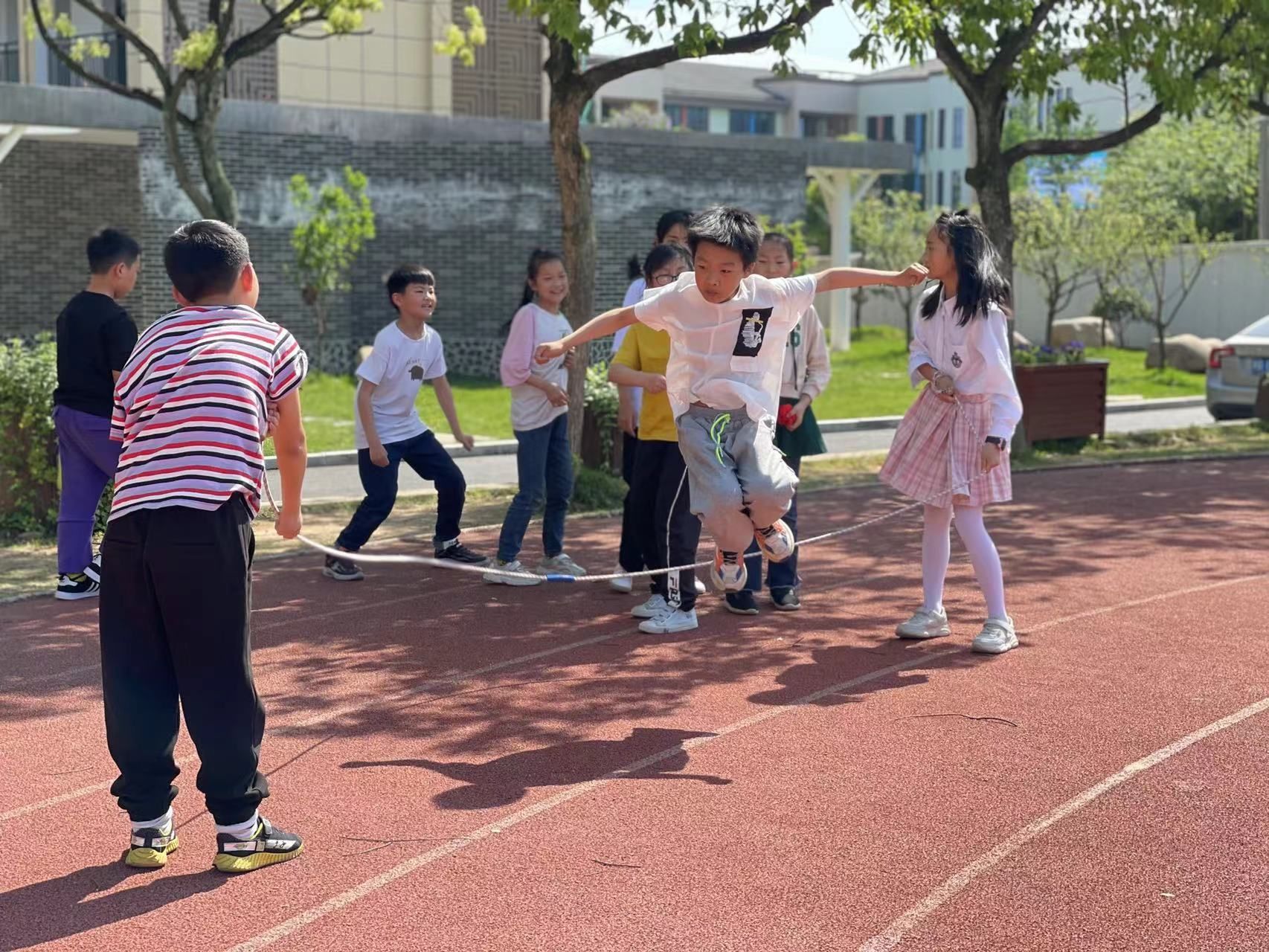 周彦汛|移动慌了，传统体育“流量套餐”如何？雅畈小学开启“无线漫游”