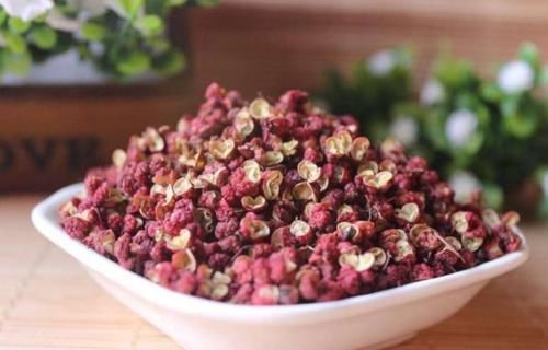 “猪肉不花椒，羊肉不八角，牛肉不韭菜”有科学道理吗？