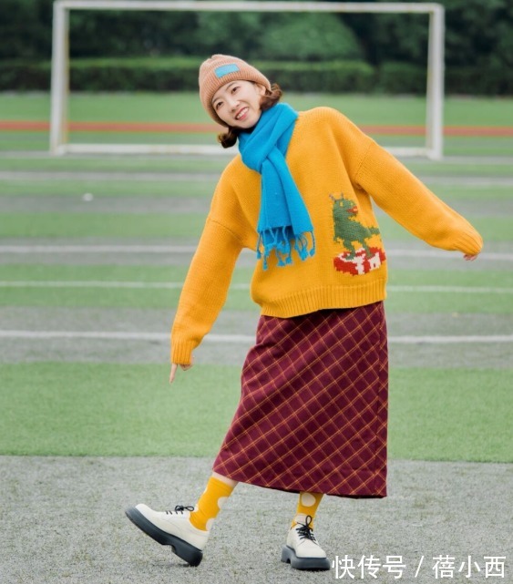 小姐姐|今年不流行“小黑裙”了,试试格纹半身裙,冬季最in的单品就是它