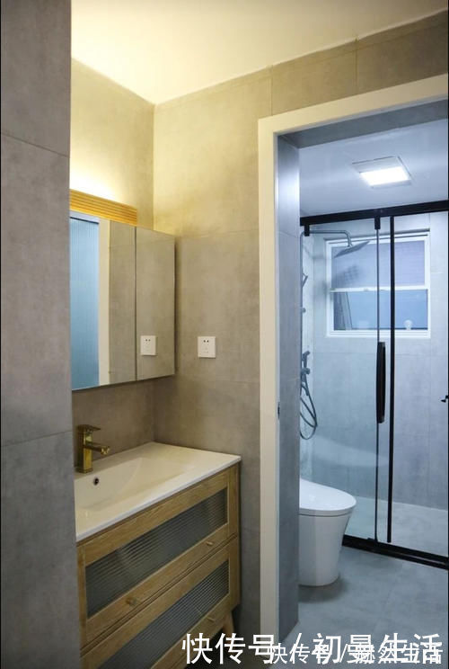 收纳|没有玄关也不愁,学学他家房门两侧装满柜子,比独立玄关还能装!