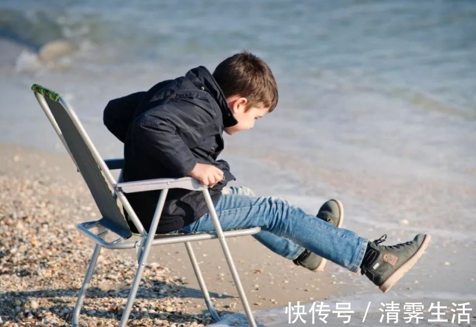 父母|啃老女大学生的灵魂控诉:你们毁了我的翅膀,却怪我不会飞翔