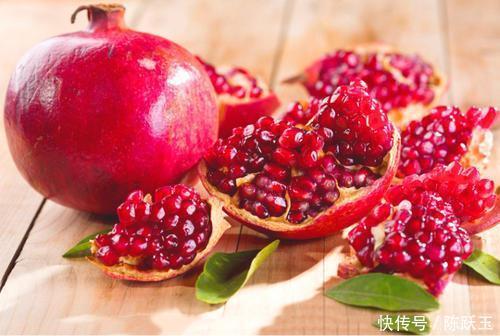 酸石榴|想长寿全靠吃!这3种食物老人离不开,多吃健脑益智不痴呆
