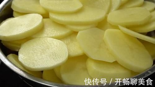 想吃薯片不要买了，用4个土豆做一锅，20秒出锅，放一个星期还脆