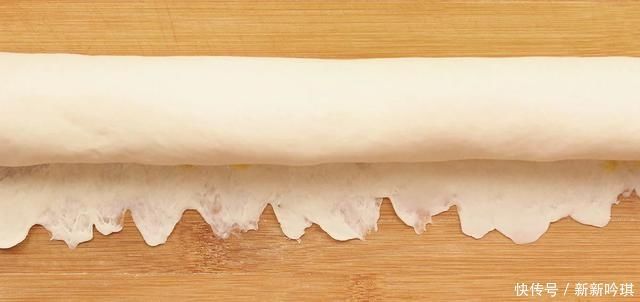 面团|手撕面包这样做,柔软筋道又拉丝,一层一层撕着吃,太香了