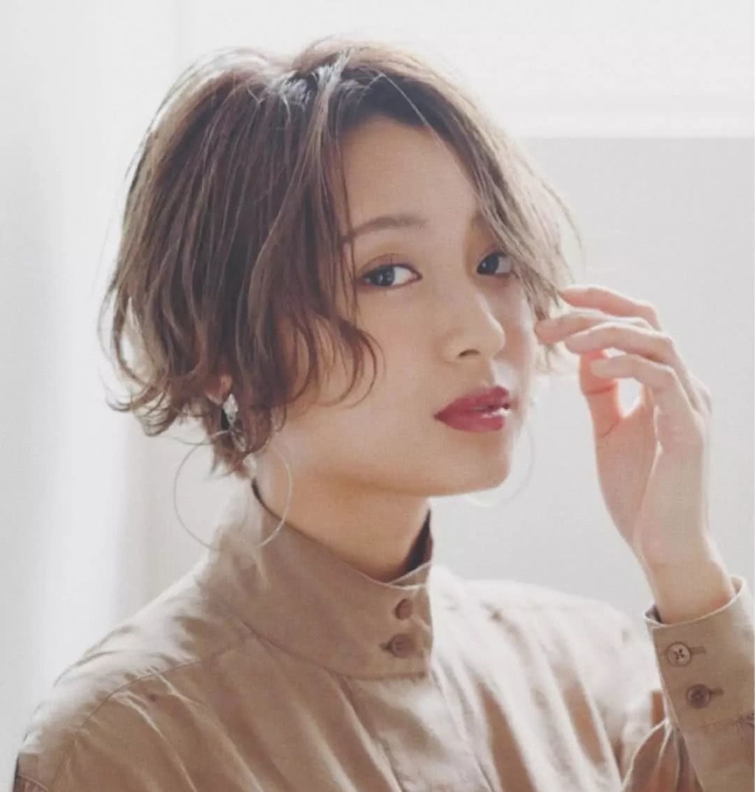 发型 让女生变丑的几款发型,虽然都是很火很受欢迎,但是不要跟风剪