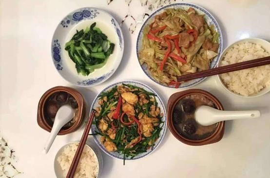 肝病祸根找到了,在冰箱里,这2物不扔,肝病找上你,常吃1宝养肝