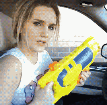 |搞笑GIF:刚结婚,媳妇就原形毕露,能不能申请退货啊!