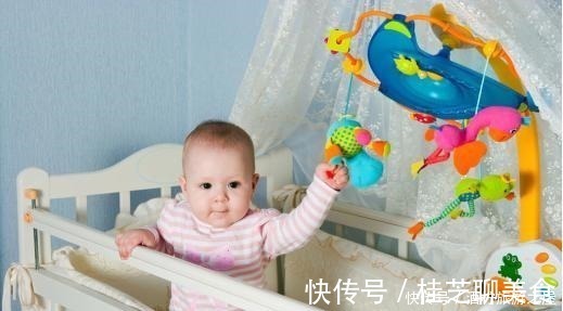 父母|粗心宝爸秒变“操心”奶爸,宝妈总看孩子每天是否还“活着”