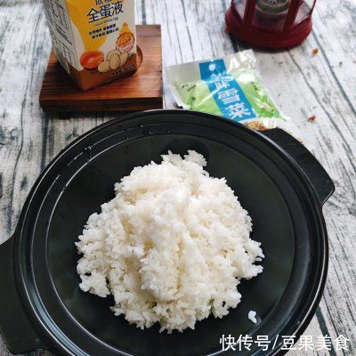 雪菜蛋炒饭|#蛋趣体验#十分钟快手早餐#快手雪菜蛋炒饭