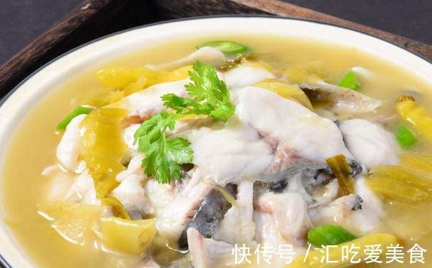 外婆做几十年的酸菜,从不用加盐,腌好的酸菜,比老坛酸菜还酸