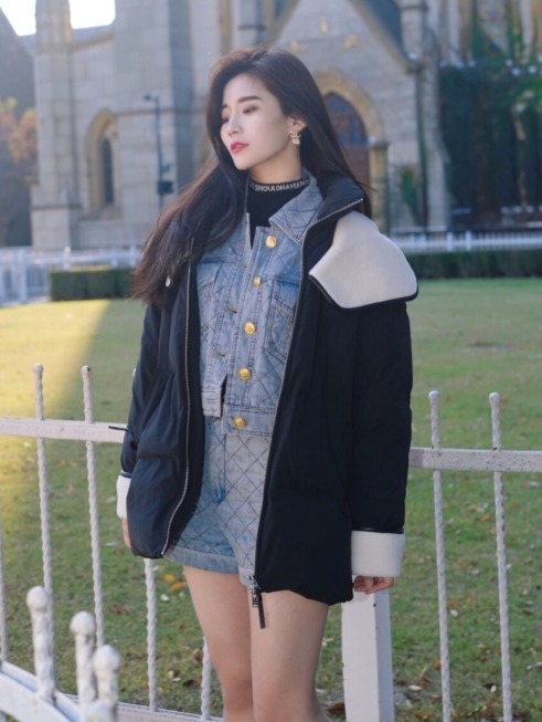 紧身裤 时髦精必看!2021年最流行的羽绒服穿法,让你美得不重样