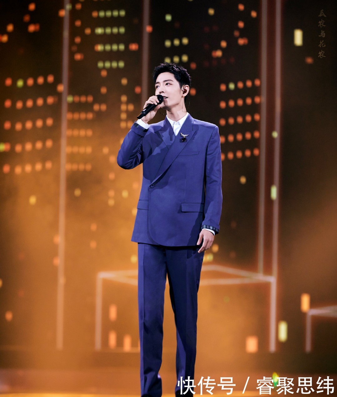 粉丝们 王牌部队预告!让粉丝们看到和以往不一样的肖战。眼神触动人心