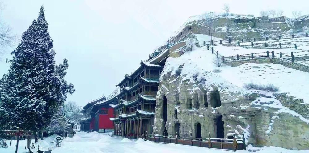  石鼓|韩府：“石鼓喧霄汉，冰泉砺齿牙。”—曹溶《云冈寺燕集》诗赏析