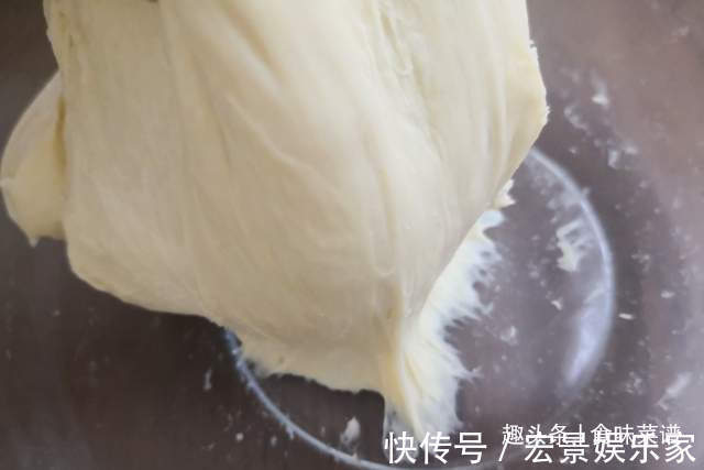 高筋面粉|炸油条没必要加泡打粉，教你油条店的老配方，油条蓬松酥脆有韧劲