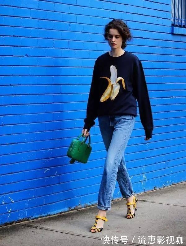 高级感 基础款的卫衣,如何穿出高级感今年秋天卫衣这样穿,时髦感俱佳