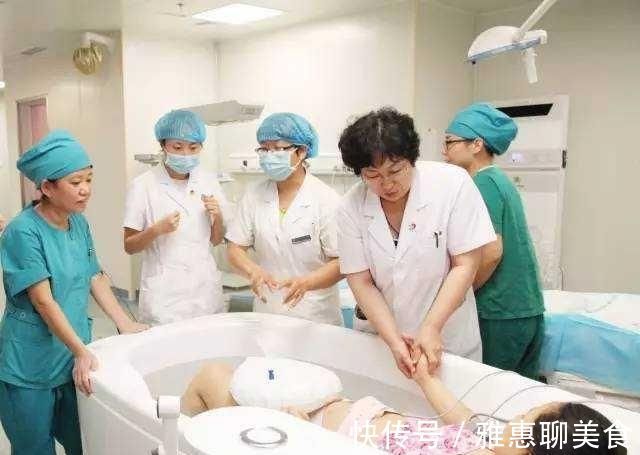 产程|水中分娩到底好不好过来人说了实话,和我们想的不一样