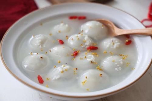 自制黑芝麻汤圆，流心馅料，比买的还要好吃，元宵节做给家人吃！