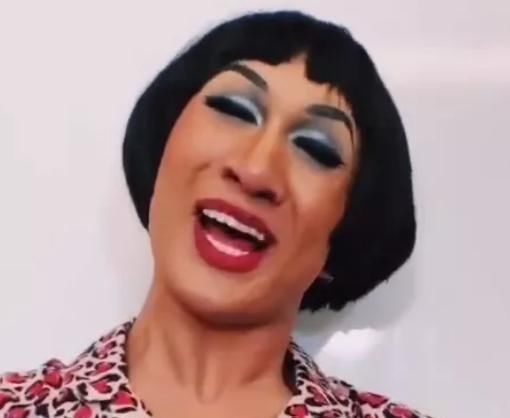 出生因兔唇被抛弃，做网红只是为了给奶奶治病，韩美娟背后是辛酸