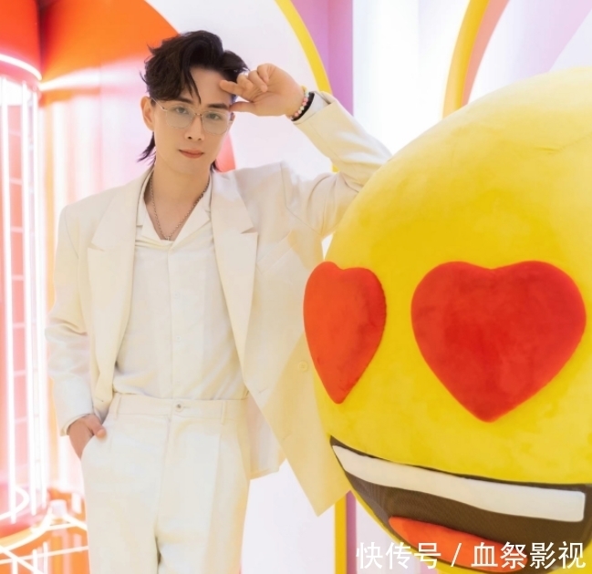 披哥成团后资源对比：5人成赢家，有人成时尚宠儿，有人打回原形