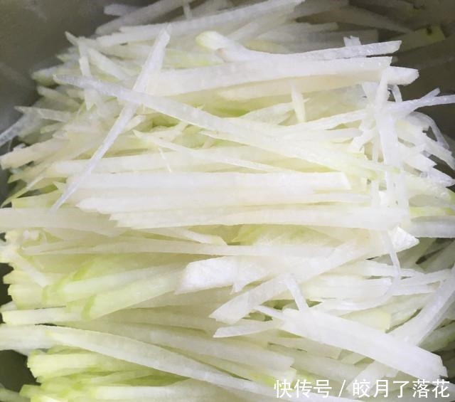 萝卜丝|清炒萝卜丝,家常小菜,爽口极了