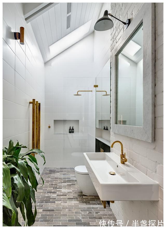 洗手柜|学学她家装修设计，电视柜、洗手柜都能省了！不是穷而是太明白了