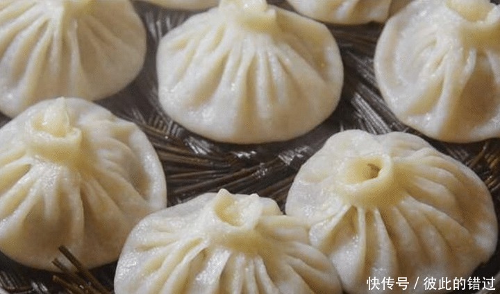 灌汤包|天冷了,少吃饺子馅饼多吃它,皮薄大馅又多汁,深秋吃身体棒